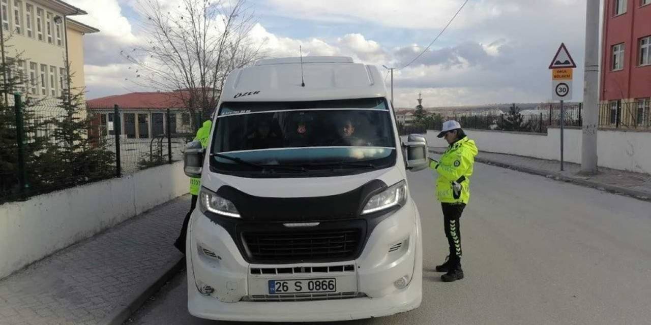 Eskişehir’de 576 Okul Servisine 17 Bin 690 Lira Trafik Cezası Kesildi