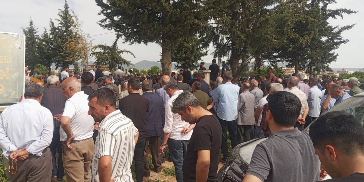 Adana’da Trafik Kazasında Ölen Tarım İşçileri Kızıltepe’de Toprağa Verildi