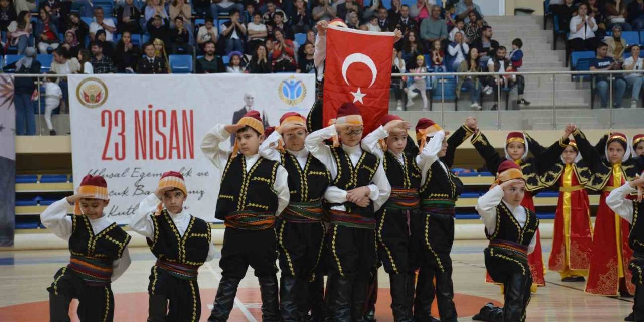 23 Nisan Coşkuyla Kutlandı