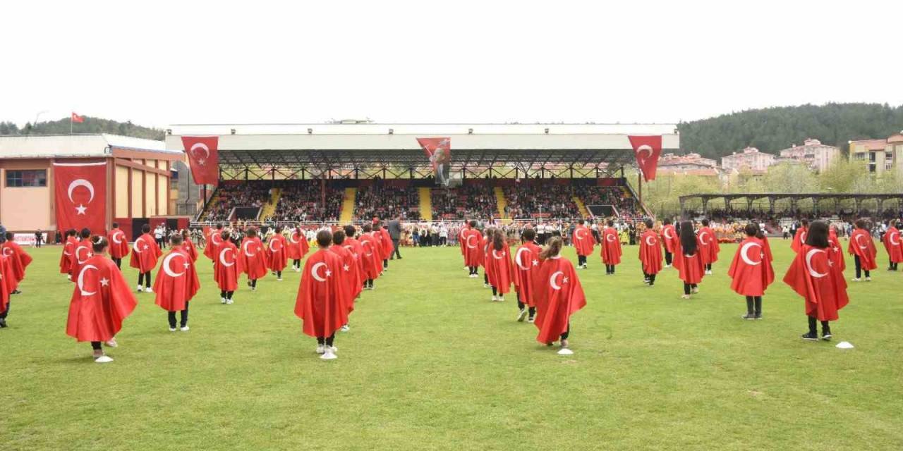 Gazi Stadı’nda 23 Nisan Coşkusu
