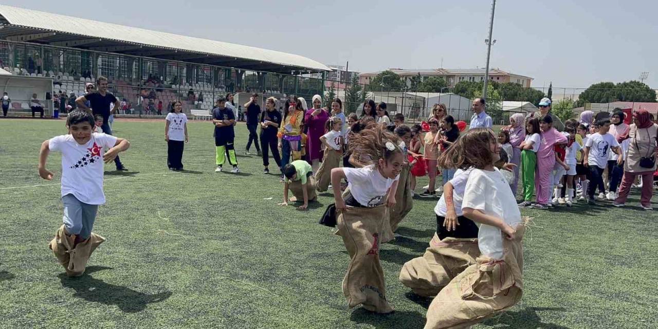Osmaniye’de Depremzede Çocuklar İçin 23 Nisan Etkinliği Düzenlendi