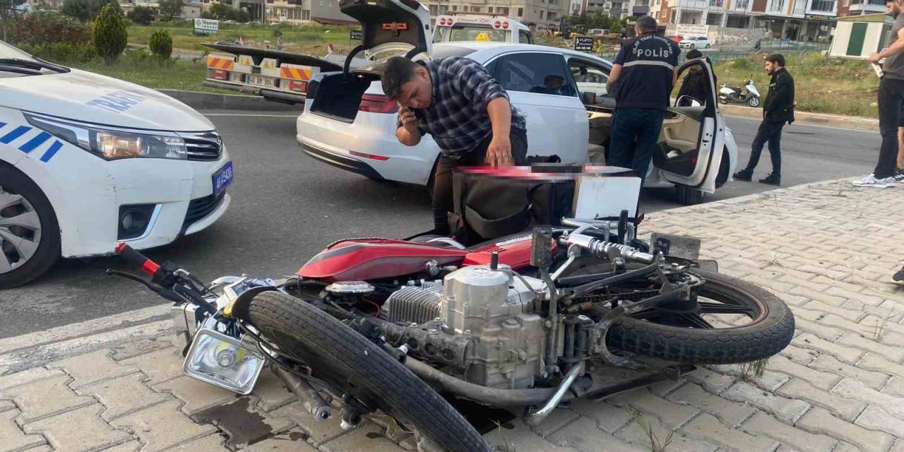 Motosiklet İle Otomobil Çarpıştı: 1 Ölü