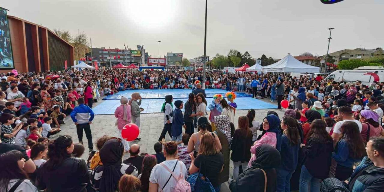 Erzincan’da Çocuk Şenliği Düzenlendi