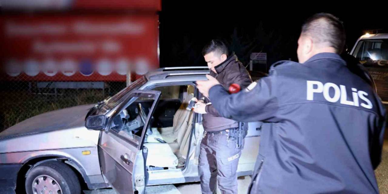 Ruhsatsız Tabanca İle Yakalandı, “Taşımıyorum Bozuk” Diyerek Tüfek Ruhsatı Gösterdi