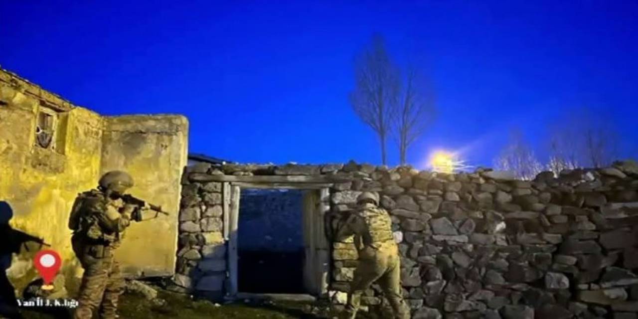 Van’da 16 Kişi Tutuklandı