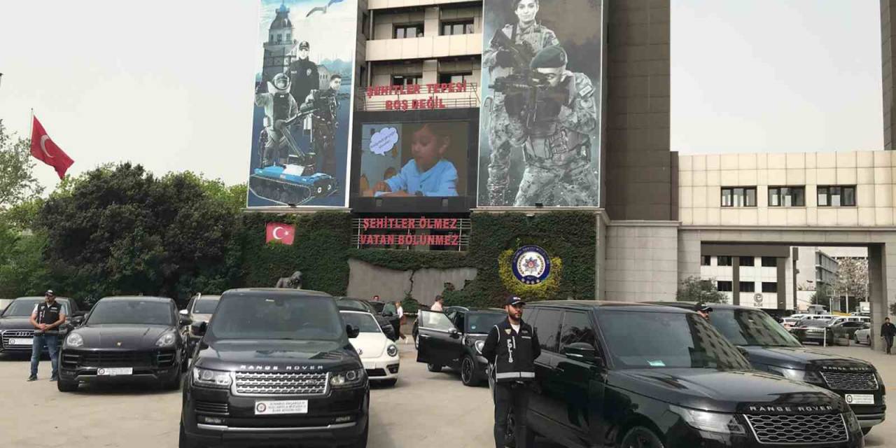 İstanbul’da Lüks Otomobil Kaçakçılığı Operasyonu: 20 Kişi Yakalandı