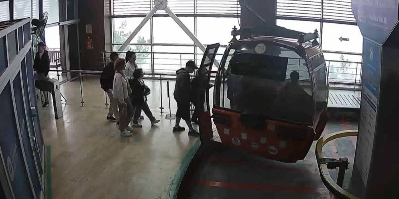Teleferik Kazasında Hayatını Kaybeden Memiş Gümüş Ve Ailesinin Kabine Biniş Anları Görüntüleri Ortaya Çıktı
