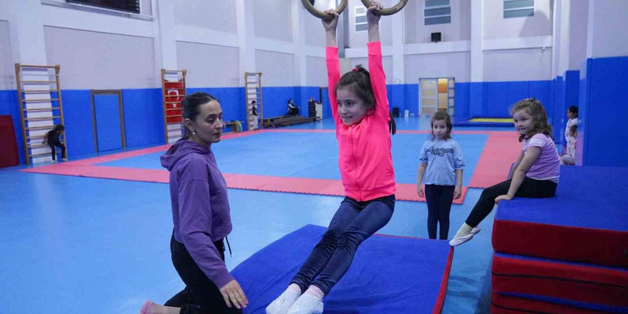 Jimnastik Kursları Çocuklardan Yoğun İlgi Görüyor