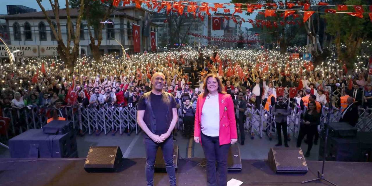 Haluk Levent Bayramda Afyonkarahisar’ı Coşturdu