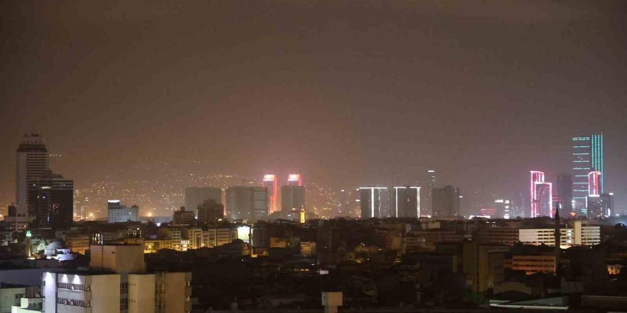 Çöl Tozu Bulutu İzmir’de Etkisini Sürdürüyor