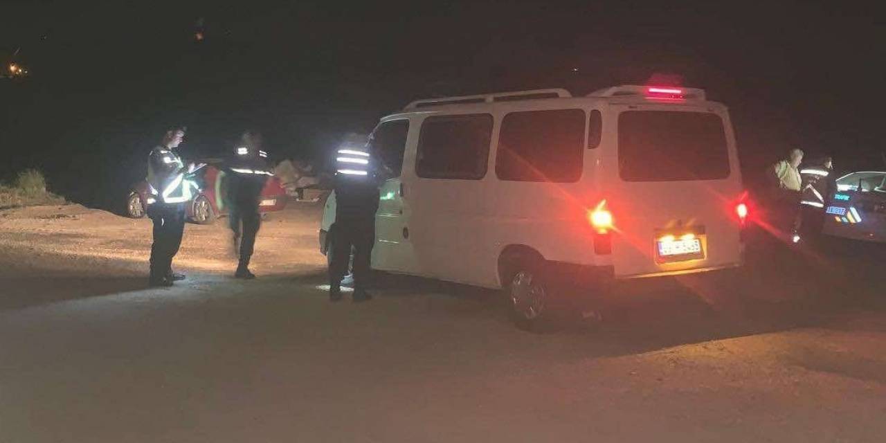 Jandarma Ekipleri 389 Kişiyi Sorguladı