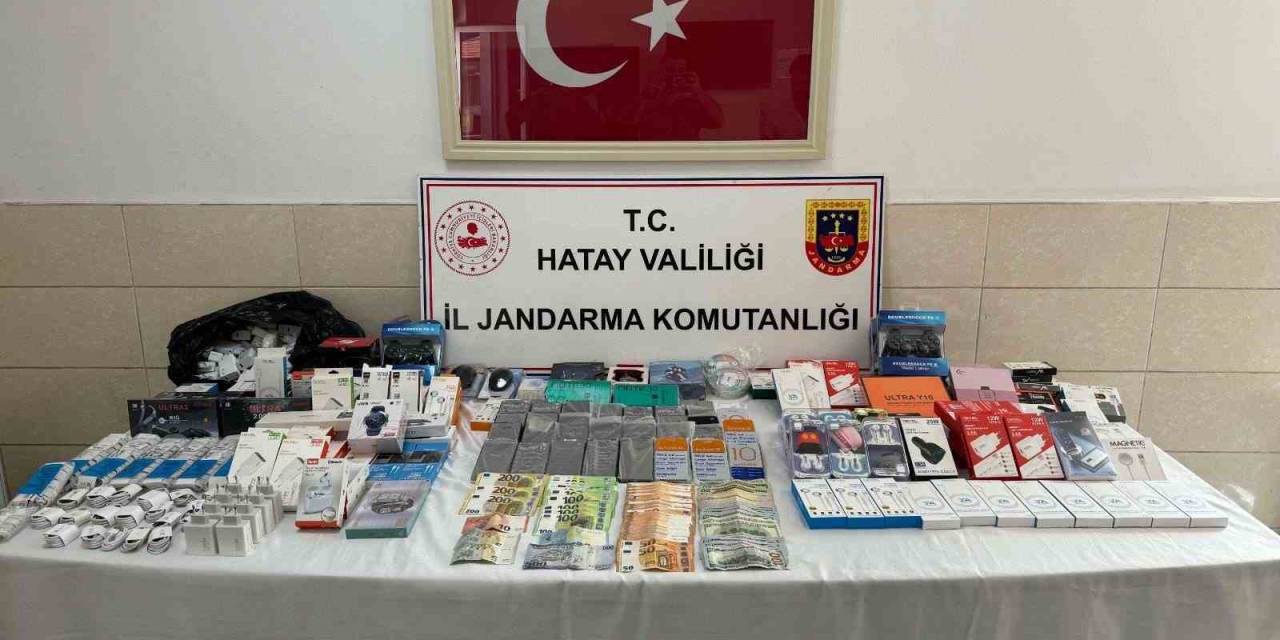 Hatay’da Bir Evde Yapılan Aramada Çeşitli Gümrük Kaçağı Elektronik Cihazlar Ele Geçirildi