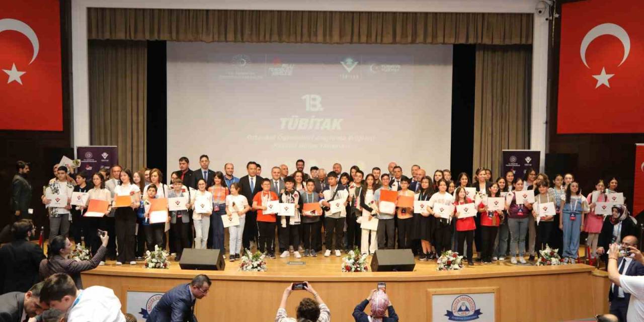 Erü’de Ortaokul Öğrencileri Araştırma Projeleri Kayseri Bölge Yarışması’nda Ödüller Sahiplerini Buldu