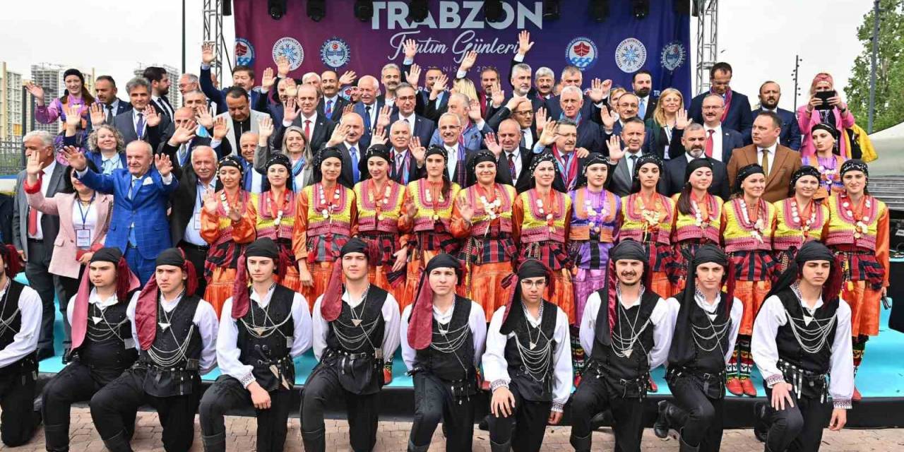 Bakan Uraloğlu: “Trabzon Hafif Raylı Sistem Projesi’ni Hayata Geçirecek Protokolü De İmzaladık”