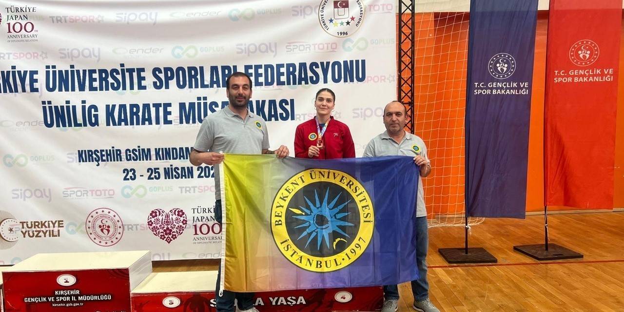 Buse Kaya, Karate Türkiye Şampiyonası’ndan Madalya İle Döndü