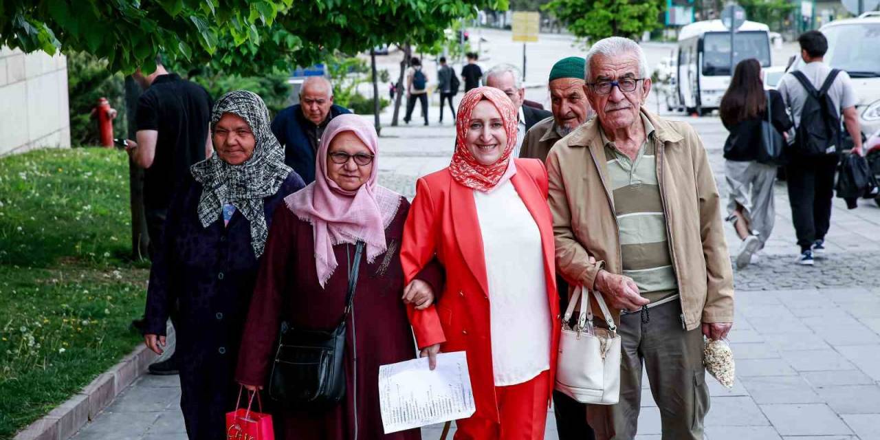 Huzurevi Sakinleri Sinema Keyfi Yaşadı