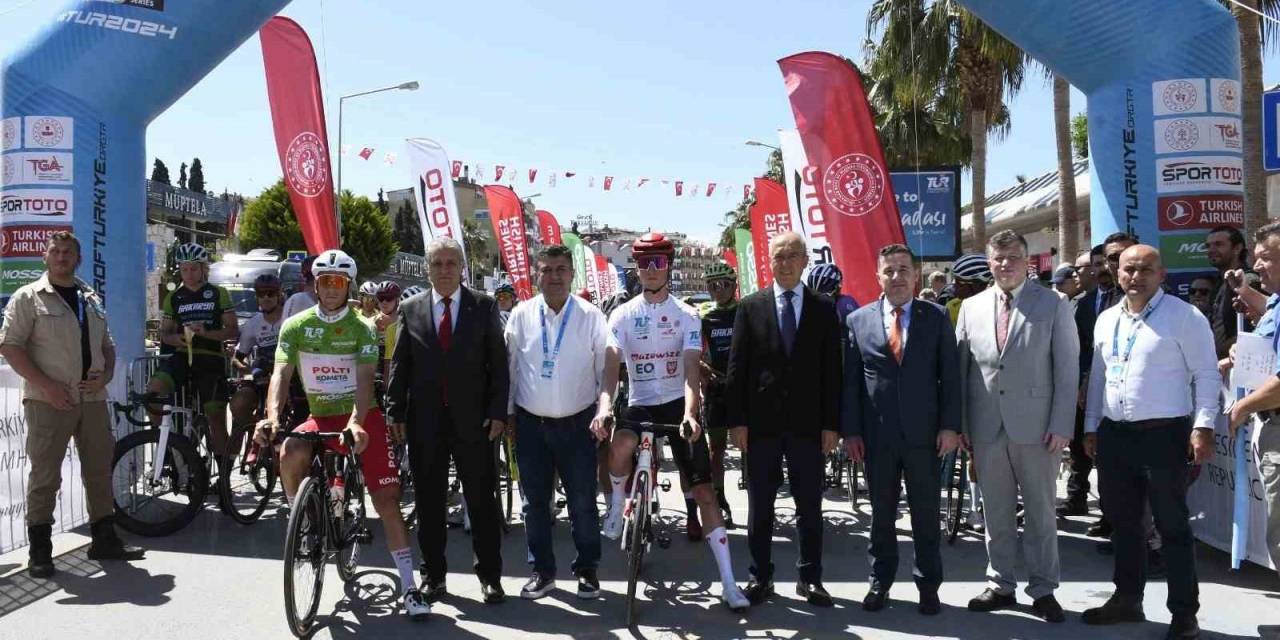 Cumhurbaşkanlığı Bisiklet Turu’nda Kuşadası-manisa (Spil Dağı) Etabı Başladı