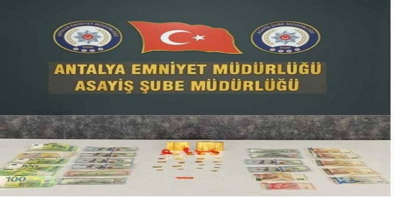 Antalya’da ‘Polis Ve Savcıyım’ Diyerek Vatandaşları Dolandıran 2 Şüpheli Yakalandı