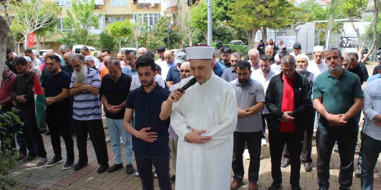 Alanya’da Gazze’de Hayatını Kaybeden Müslümanlar İçin Gıyabi Cenaze Namazı Kılındı