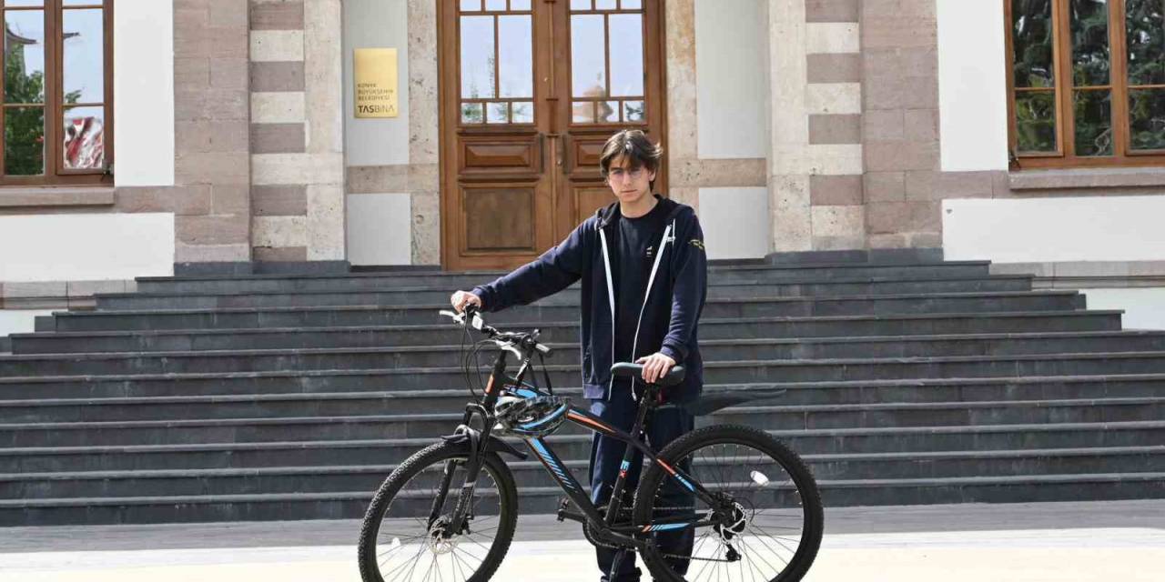 Örnek Davranışıyla Beğeni Toplayan Liseli Gence Başkan Altay’dan Bisiklet