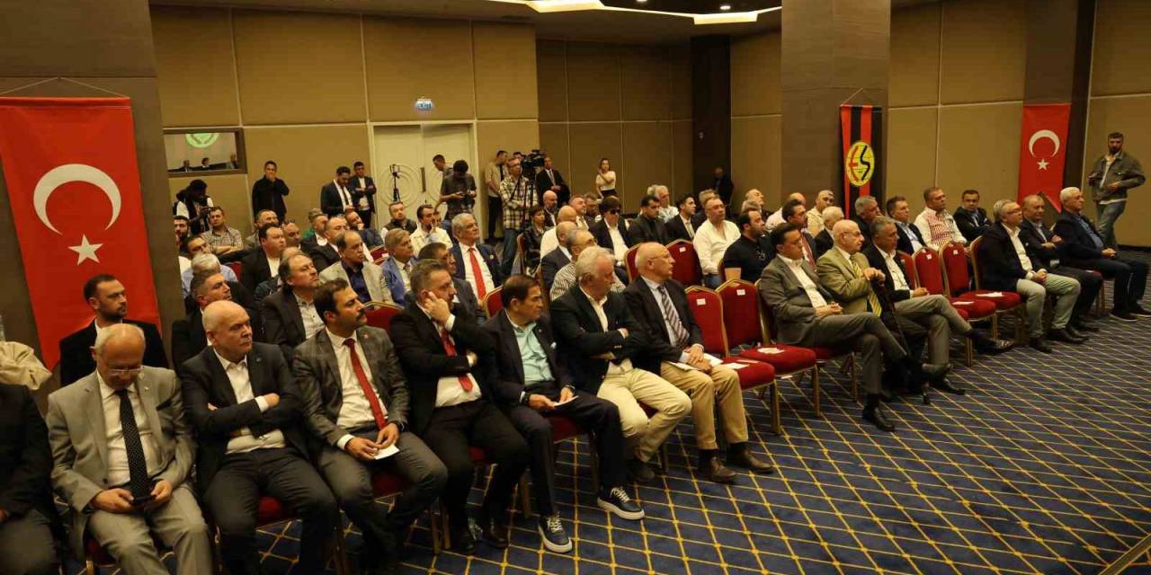 Nebi Hatipoğlu: “Eskişehirspor’un Muhakkak Şirketleşmesi Ve Kurumsallaşması Lazım”