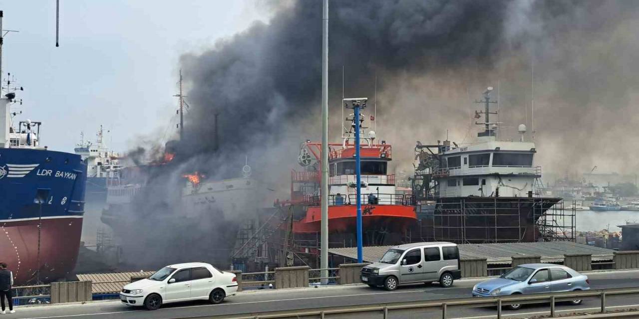 Ordu’da Limanda Tekne Yangını: Söndürme Çalışmaları Sürüyor