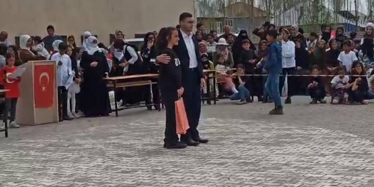 Siyer Yarışması’nda Dereceye Girenlere Ödülleri Törenle Verildi