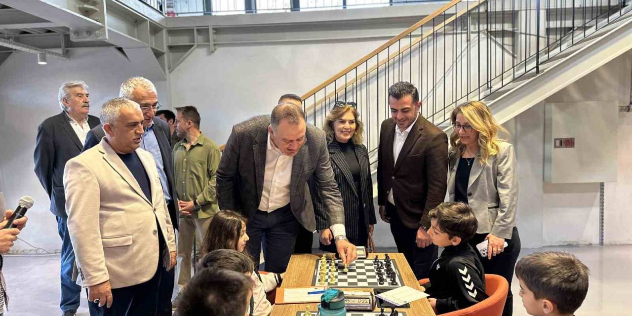 Kartal’da Satranç Turnuvasında Hamleler Yarıştı
