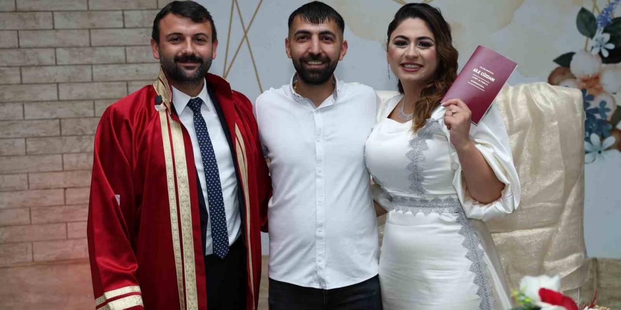Başkan Sarıyıldız, İlk Nikahını Kıydı