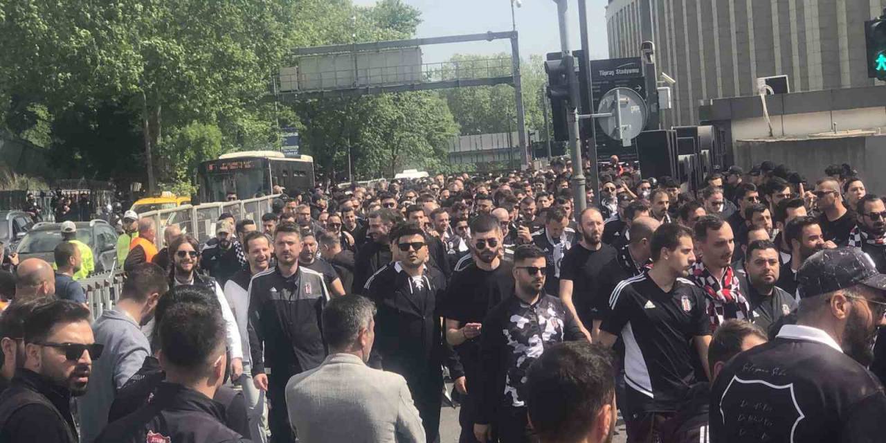Beşiktaş Taraftarı, Fenerbahçe Derbisi İçin Yola Çıktı