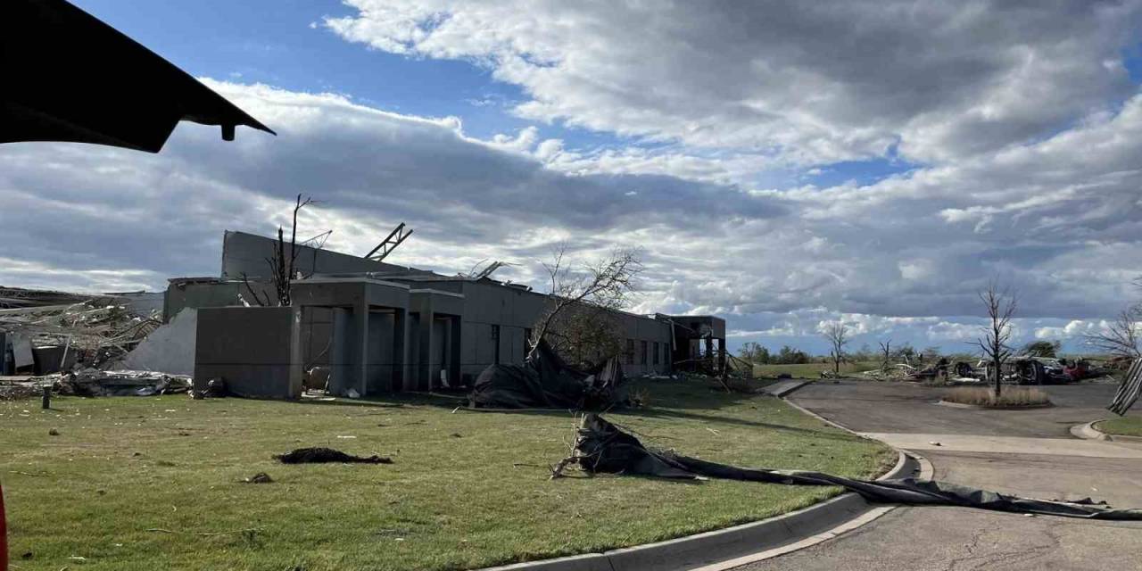 Abd’nin Nebraska Ve Iowa Eyaletini Hortum Vurdu