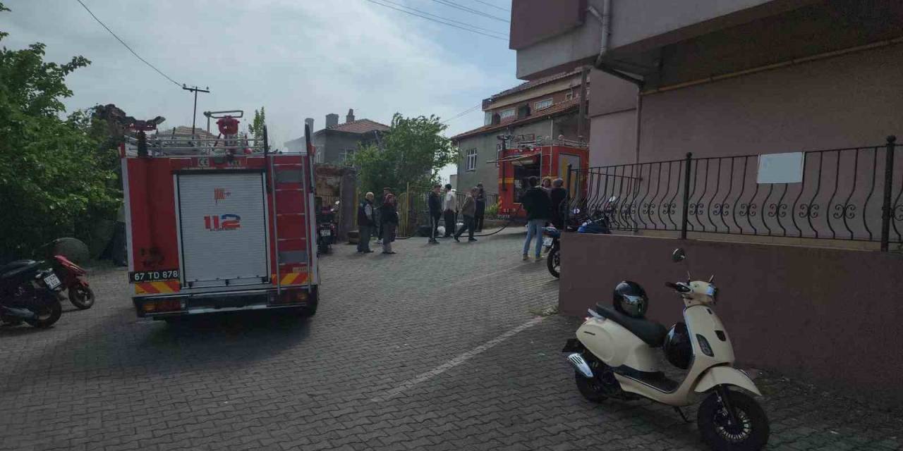 Karadeniz Ereğli’de Yanan Ev Kullanılamaz Hale Geldi