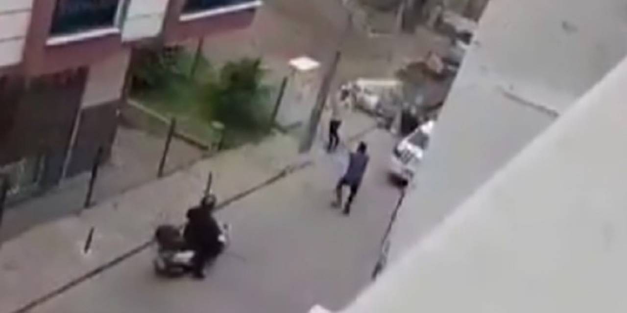 Polis Saldırganı Bacağından Vurarak Etkisiz Hale Getirdi: O Anlar Kamerada