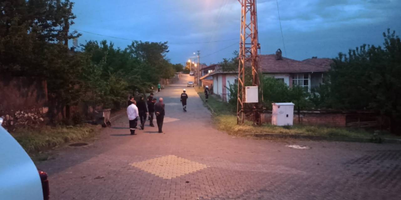 Elektrik Akımına Kapılan Kadın Ve Çocuk Hastanelik Oldu