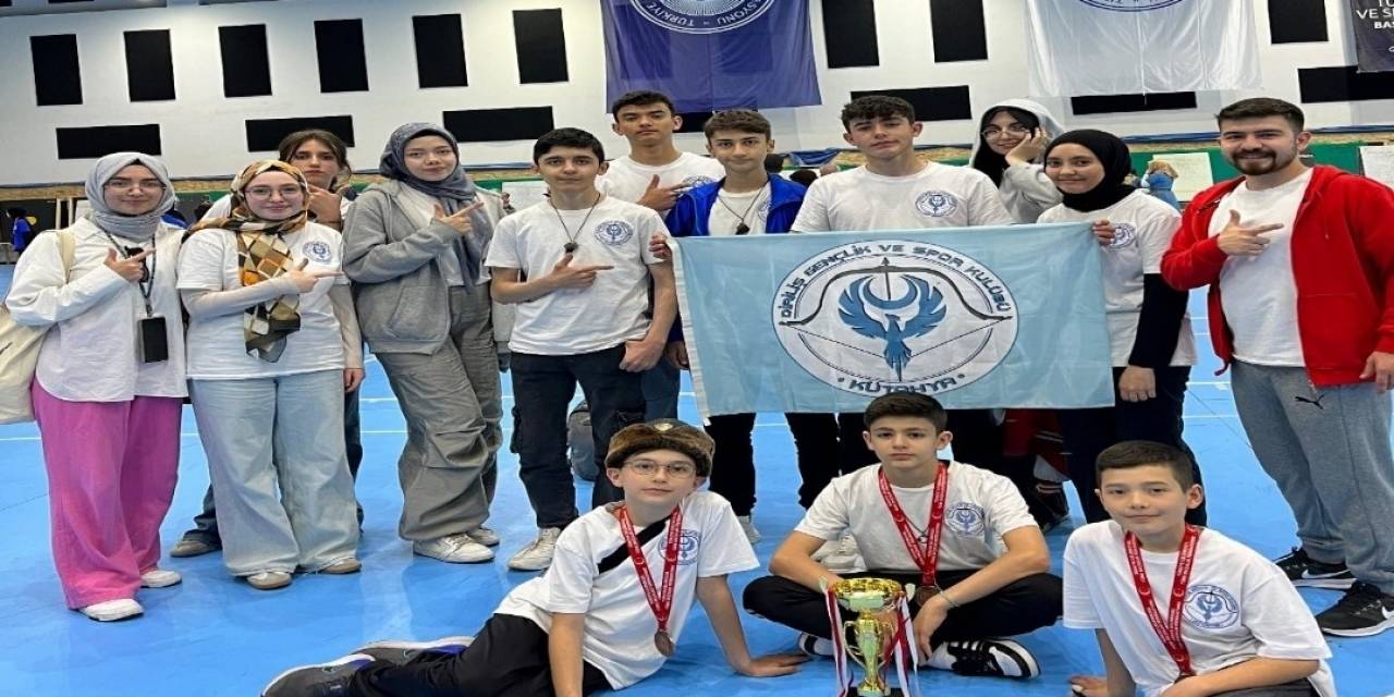 Kütahya Diriliş Spor Kulübü Okçularından Türkiye Üçüncülüğü