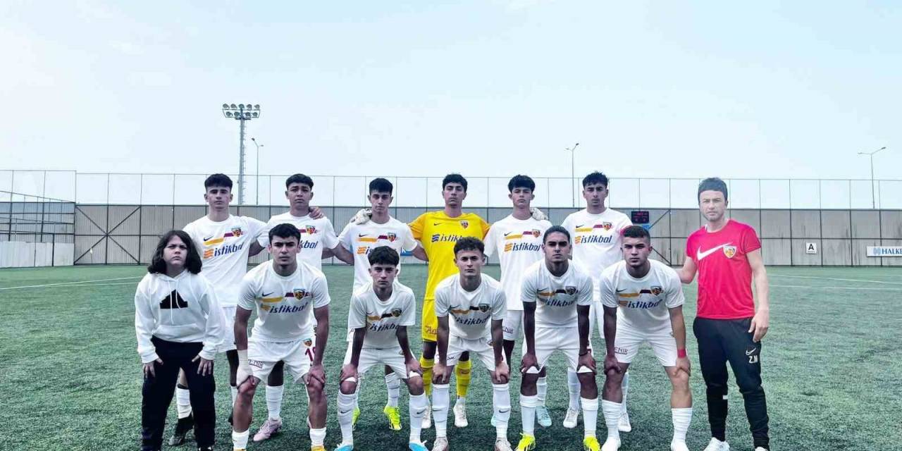 Kayserispor U17 Takımı Son 4 Takım Arasına Kaldı