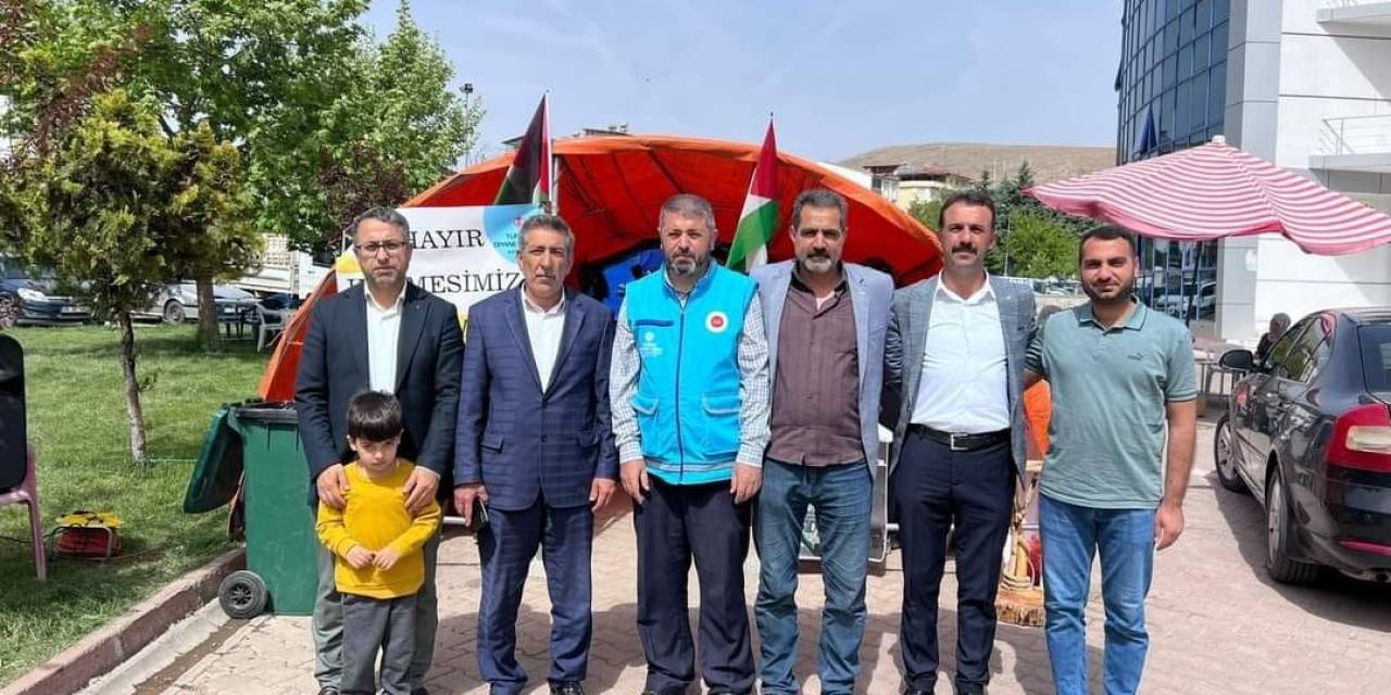 Elazığ’daki Kampanyada Elde Edilen 263 Bin Lira Filistin’e Gönderildi