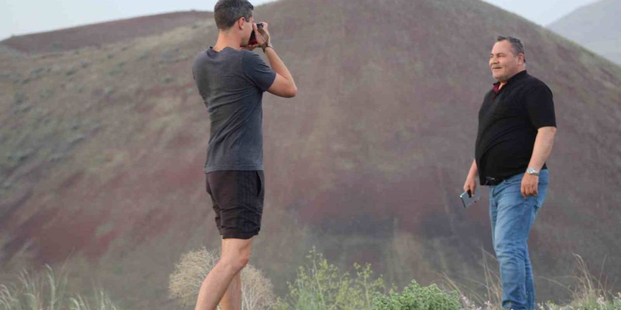 Meke Gölü Karavanlı Turistlerin Uğrak Noktası