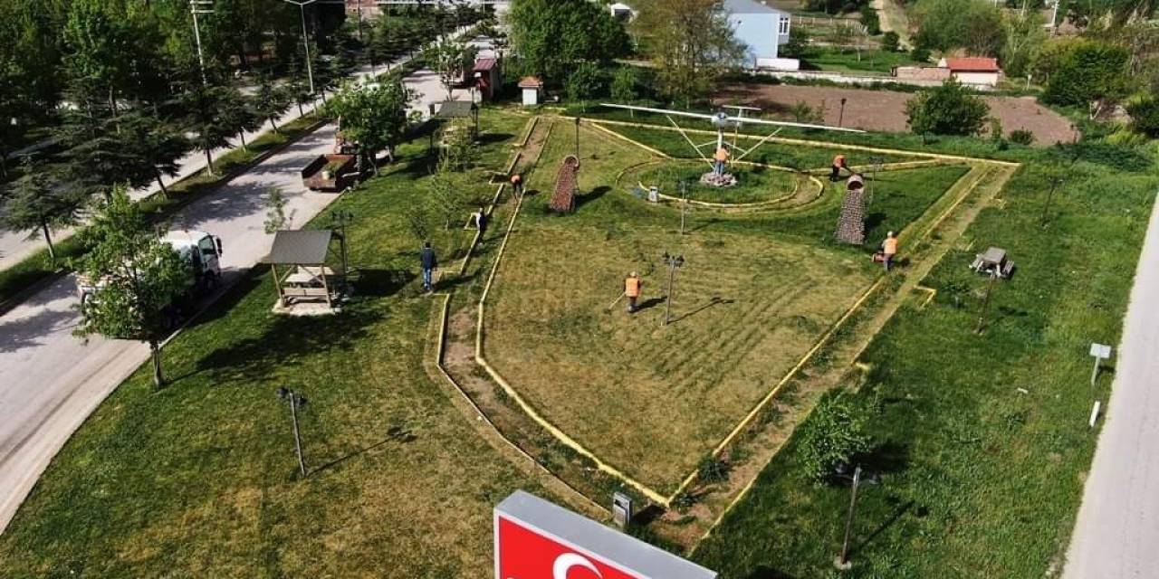 İnönü’de Yabani Ot Temizliği Hız Kesmeden Devam Ediyor