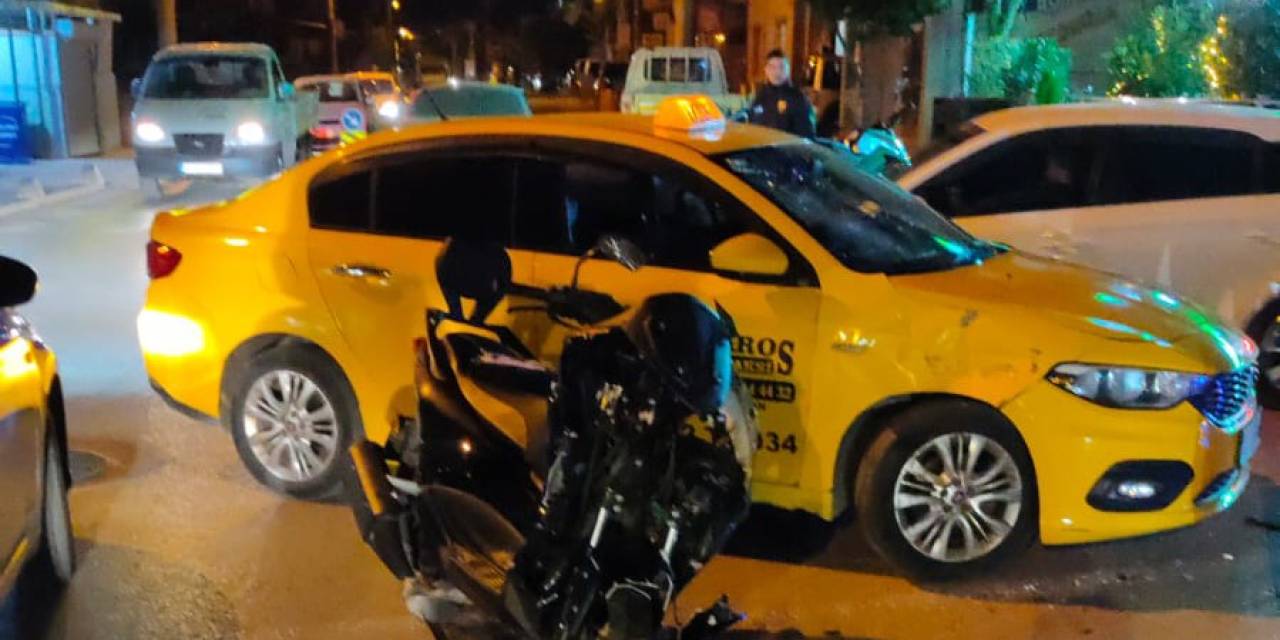 Ticari Taksi İle Motosikletin Çarpıştı: 4 Yaralı