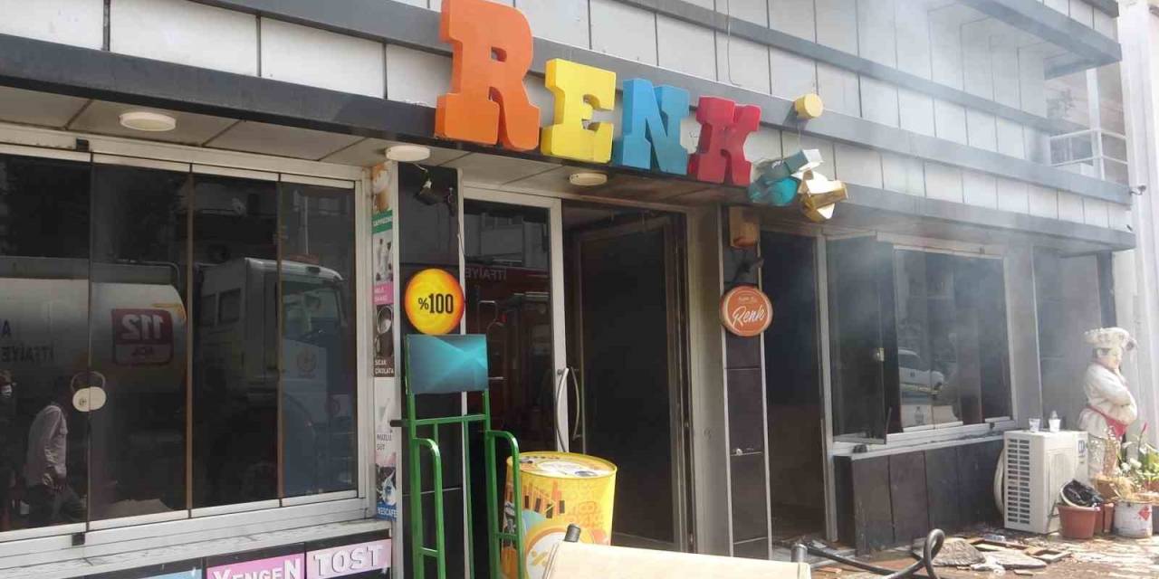 Adana’da Kafedeki Yangın Korkuttu