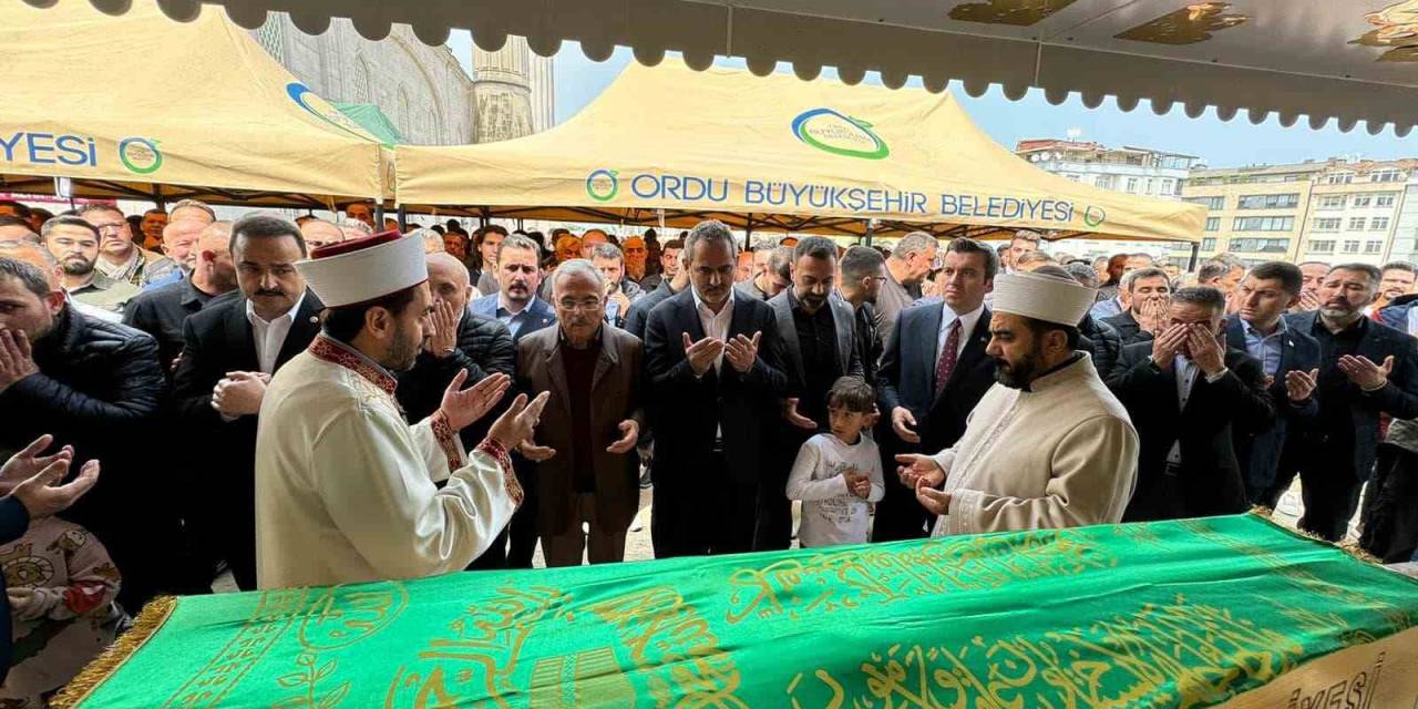 Eski Ak Parti Altınordu İlçe Başkanı Cihan Erken, Son Yolculuğuna Uğurlandı