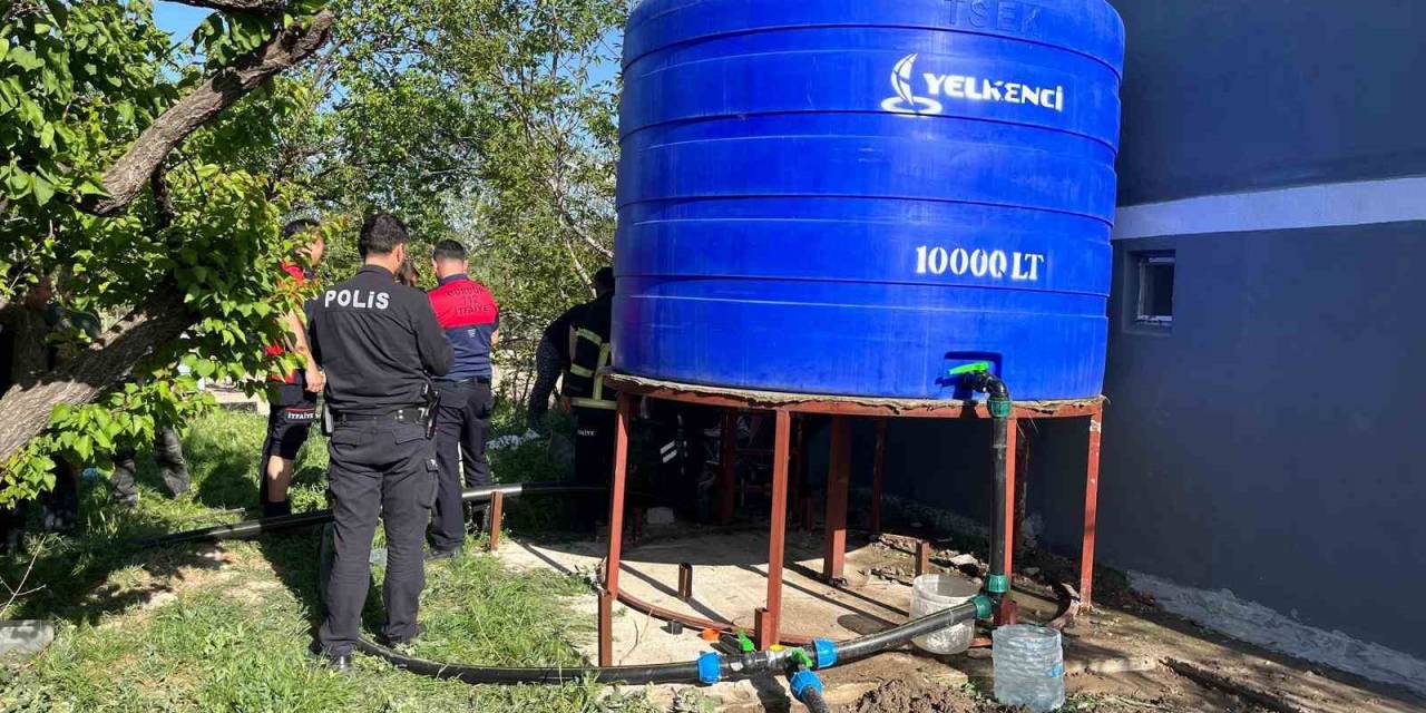 Su Deposuna Düşen Kadını İtfaiye Kurtardı