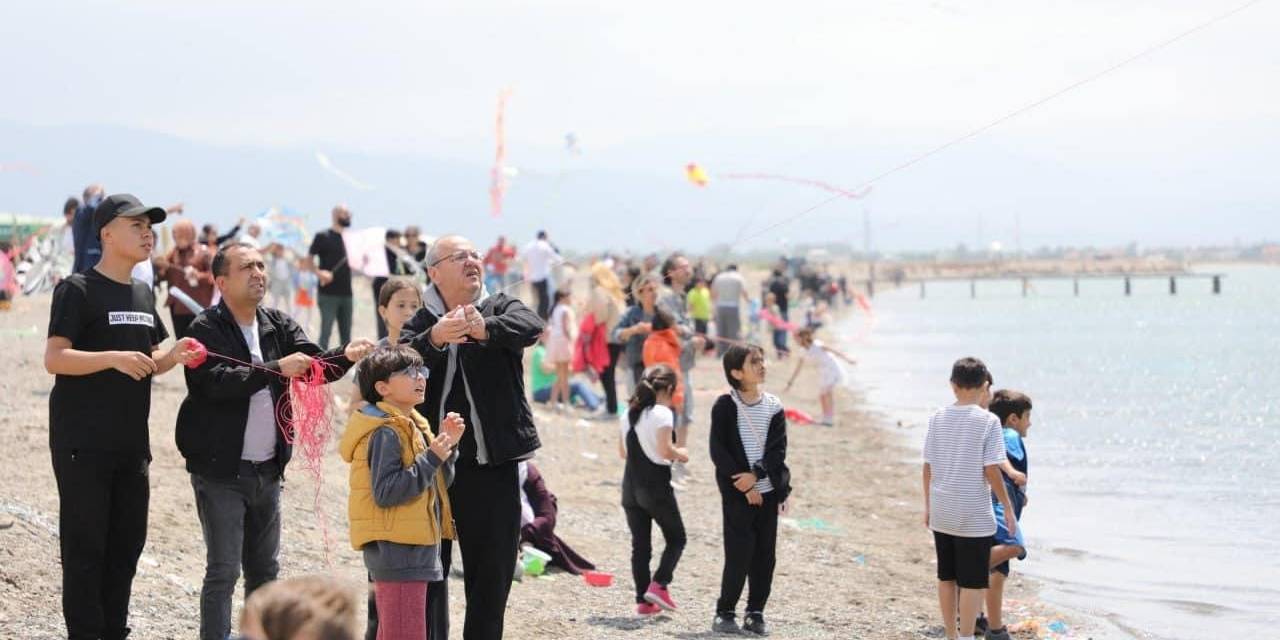 Edremit Sahilleri Uçurtma İle Renklendi