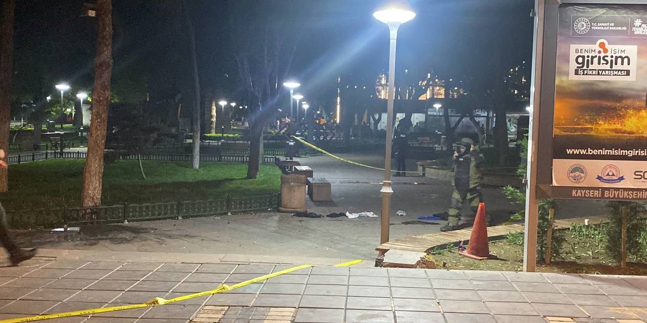 Parkta Şüpheli Çanta Paniği