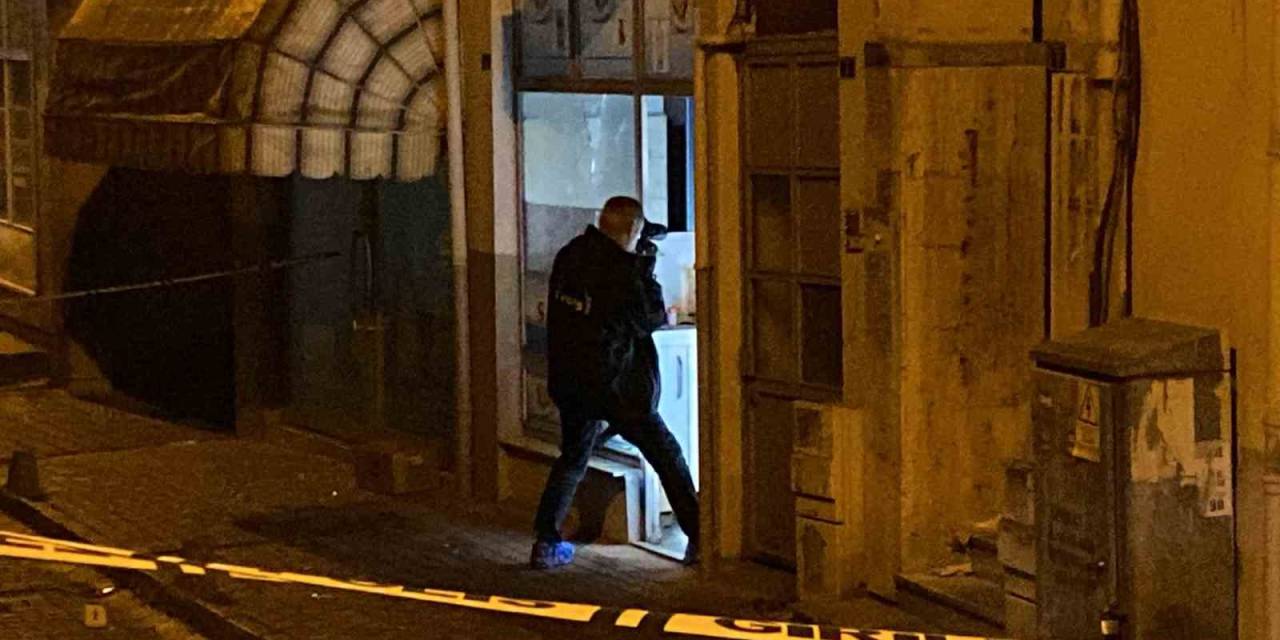 Çay Ocağının Camını Kıran Şahsı Vurdu