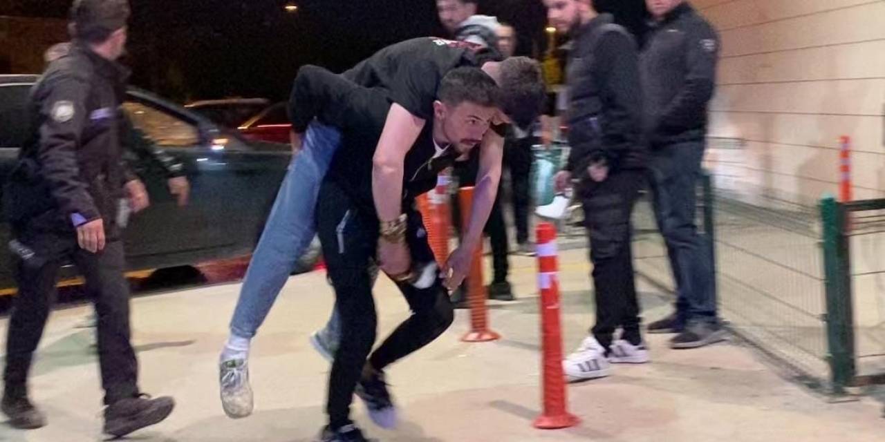 Futbol Turnuvasındaki Bıçaklı Kavga Kamerada: 2’si Ağır 3 Yaralı