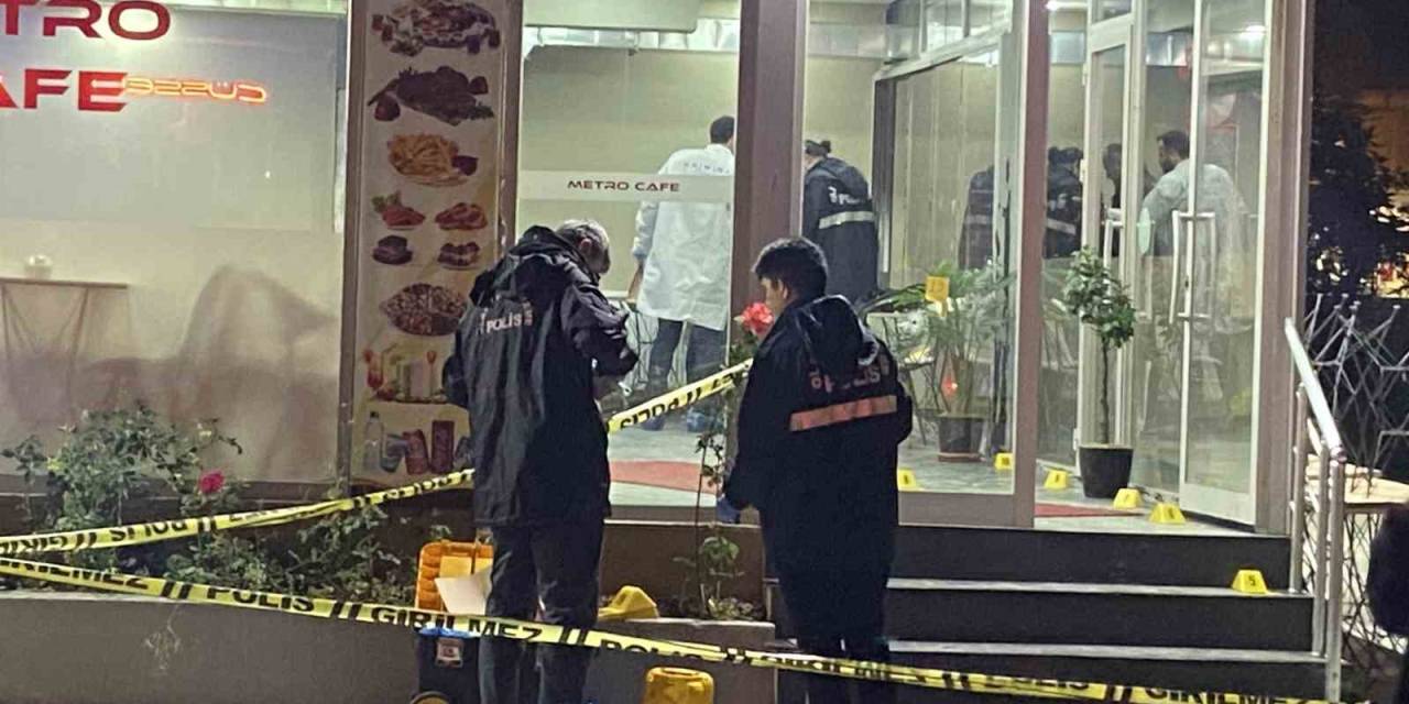 Bağcılar’da Kafeye Silahlı Saldırı: 1’i Ağır 3 Yaralı