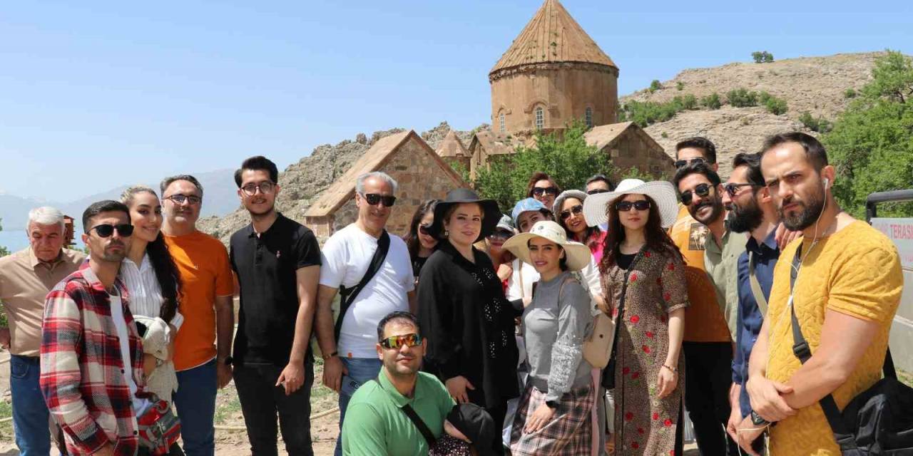 İranlı Turizmciler Akdamar Adası’na Hayran Kaldı