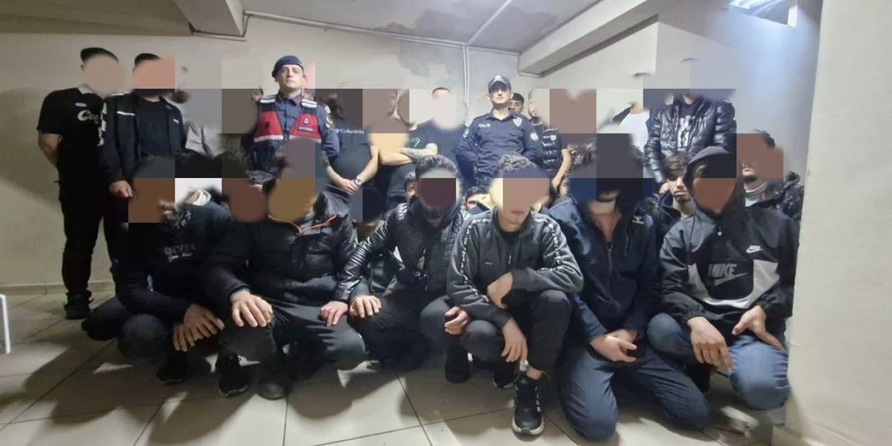 Kırklareli’de 10 Araçta 21 Kaçak Göçmen Yakalandı